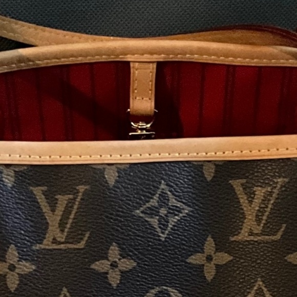Louis Vuitton Neverfull Monogram Tote/Purse - Picture 3 of 4